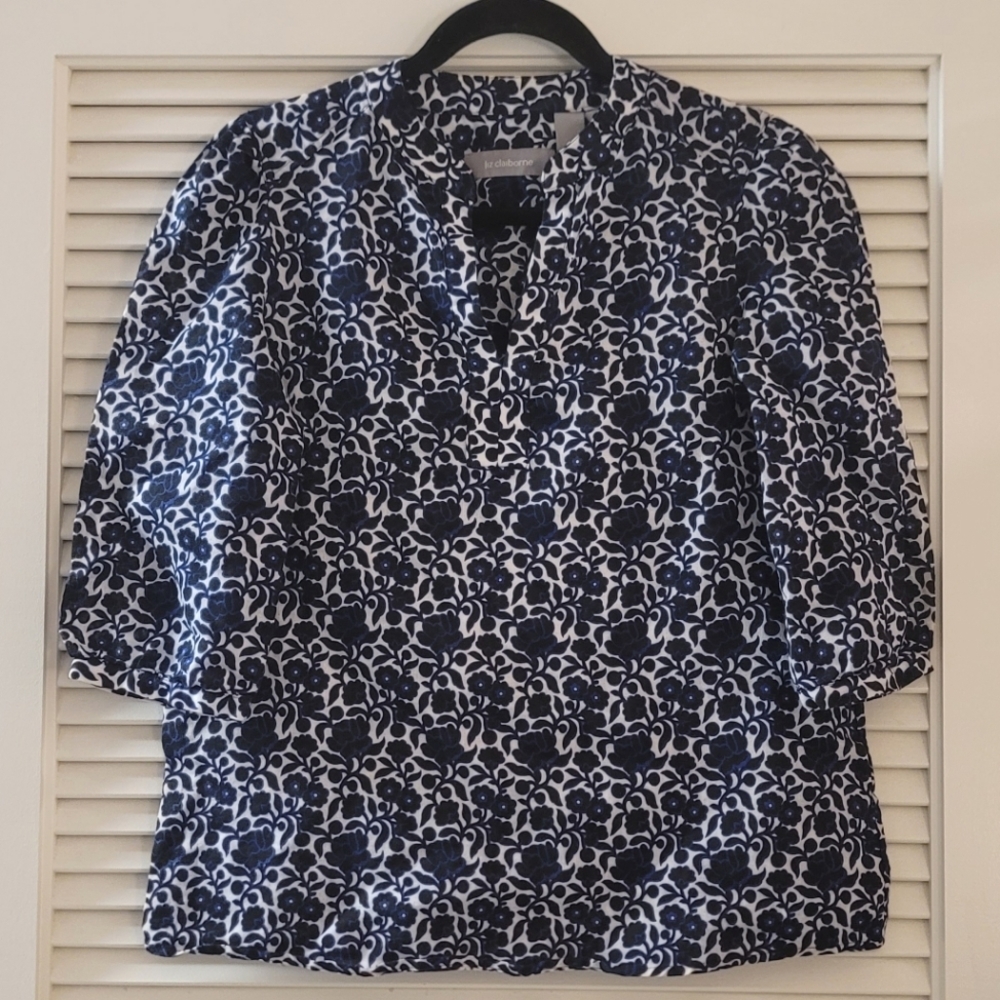 Liz Claiborne- Blue/Black/White Floral Long-Sleeve Top